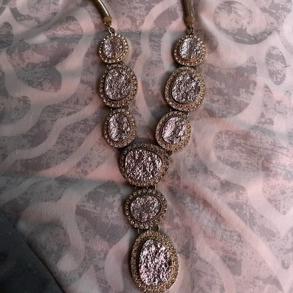 Necklace - Picture 1 of 7